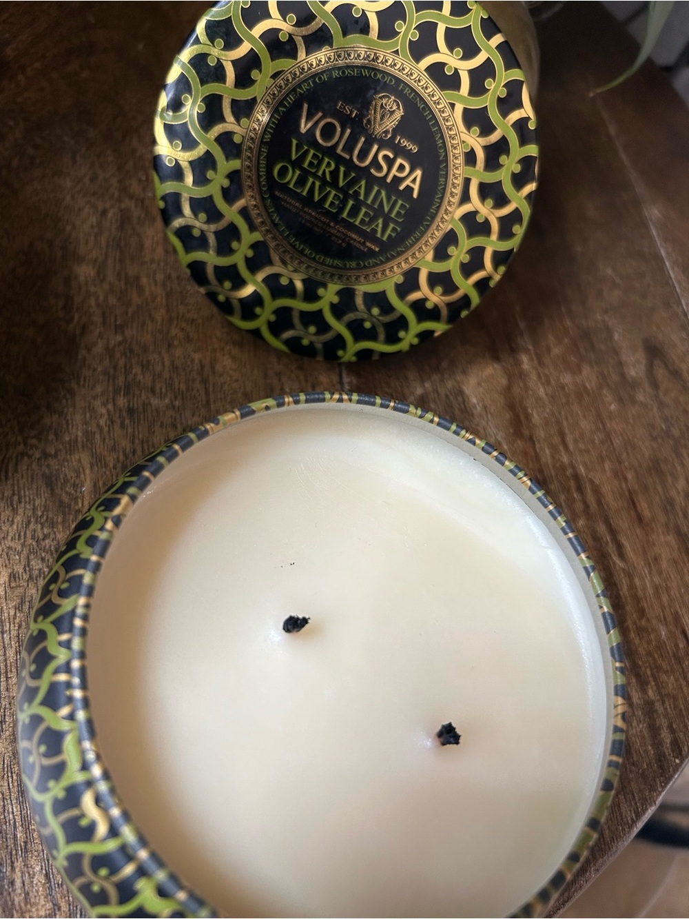 Voluspa Vervaine Olive Leaf Candle Tin in Green & Gold